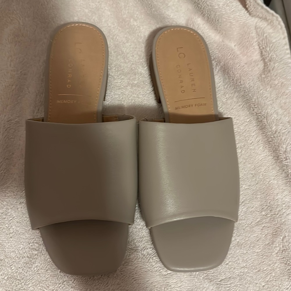 Nwt lc sandals